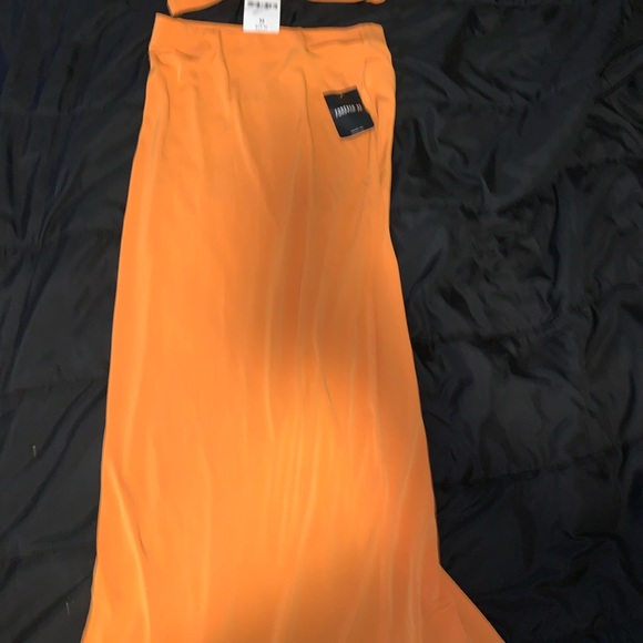 Two piece - Picture 2 of 3